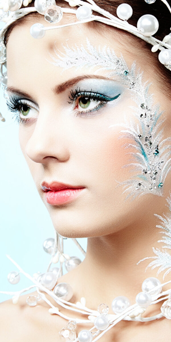 Portrait of beauty winter women. Fashion photo