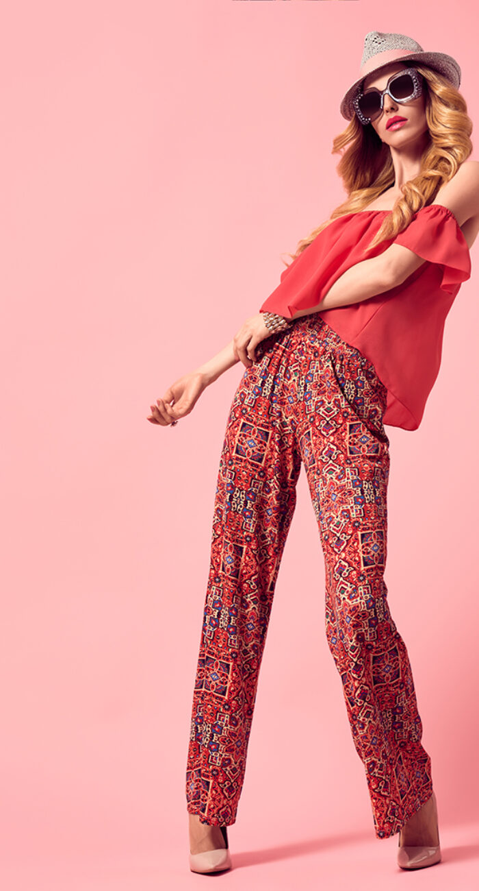 Fashion Glamour Beautiful Blond Lady. Fashionable Hairstyle, Luxury Trendy Sunglasses. Sensual Woman in Summer Stylish fashion Outfit, Heels. Young Playful female Model Girl. Art Studio
