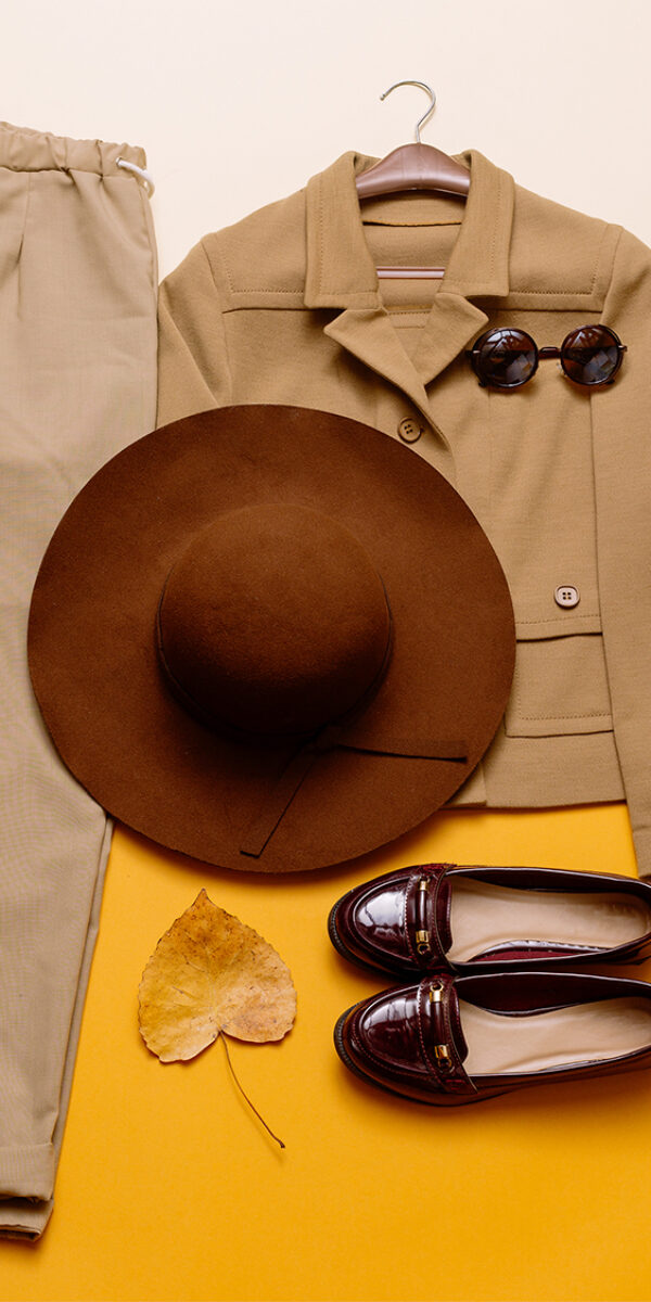 Vintage Fashion. Beige suit. Lady. romantic Outfit