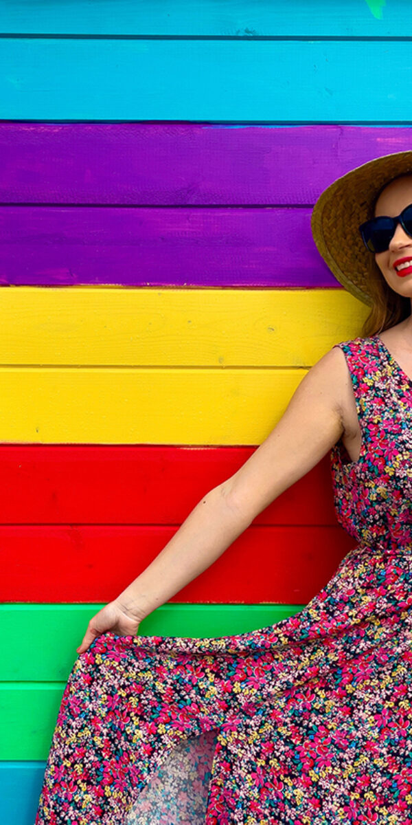 woman-with-long-hair-wearing-a-straw-hat-and-sungl-2023-11-27-05-31-46-utc